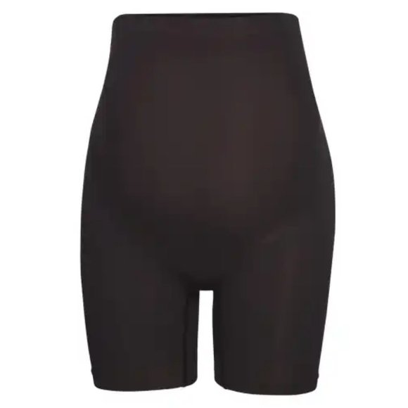 SKIMS | Maternity Sculpting Shorts Mid Thigh - Picture 5 of 5